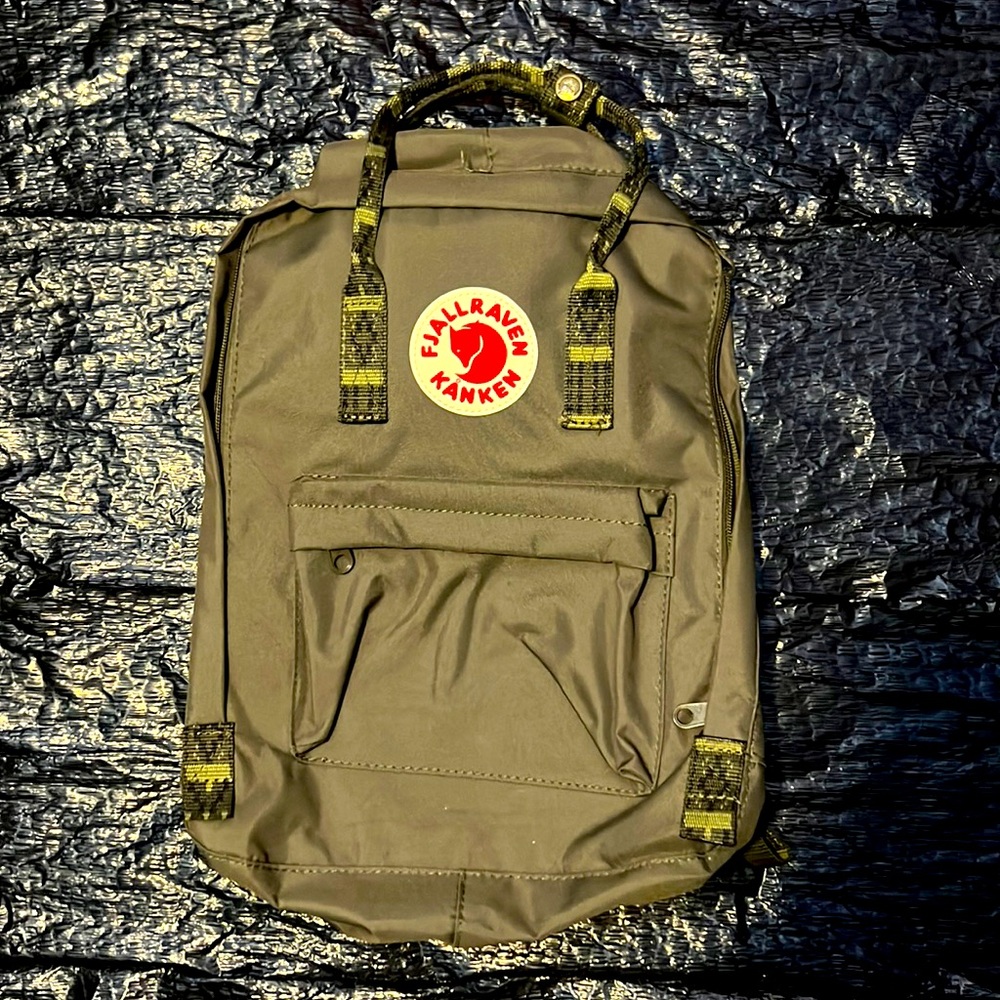 Fjallraven kanken backpack. Brand new never used